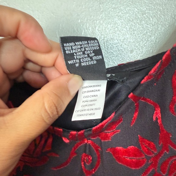 Social Collision Black & Red Roses Velvet Midaxi Dress size XS (1) - Picture 7 of 12